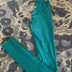 Lululemon mapped out high rise tight 28”